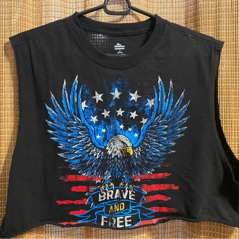 Crop top tee size medium